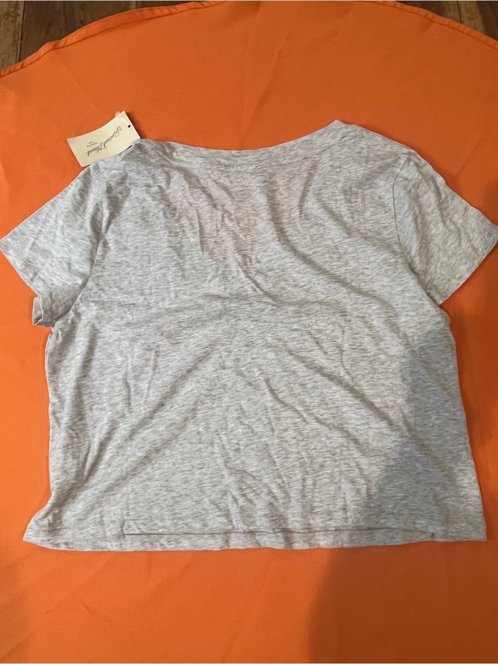 Universal Thread Heather Gray V-Neck Short Sleeve Tee - Picture 7 of 7